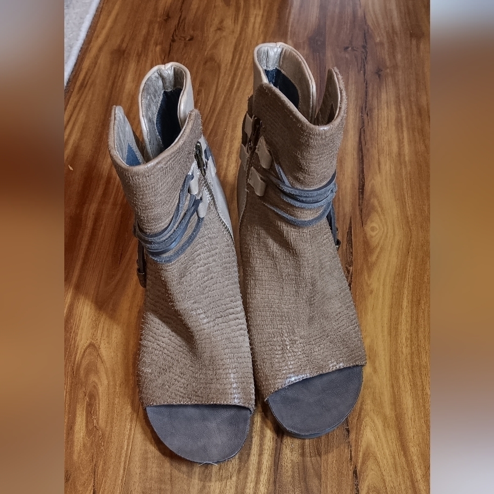 OTBT Vagabond Bootie 8 Color Otter